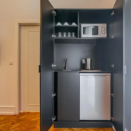 Apartment Home Out Rooms & Apartments