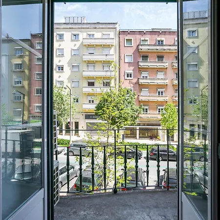 Home Out Rooms & Apartments *