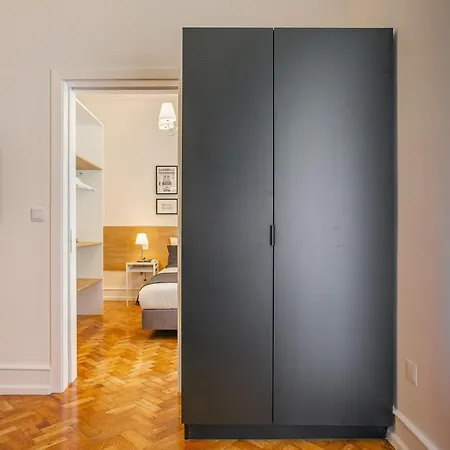 Apartment Home Out Rooms & Apartments *