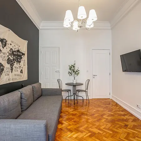 Home Out Rooms & Apartments *