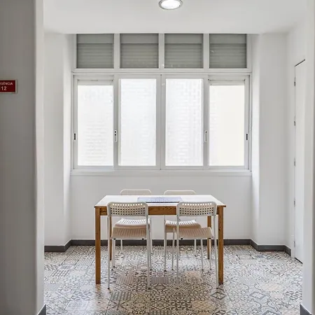 Home Out Rooms & Apartments