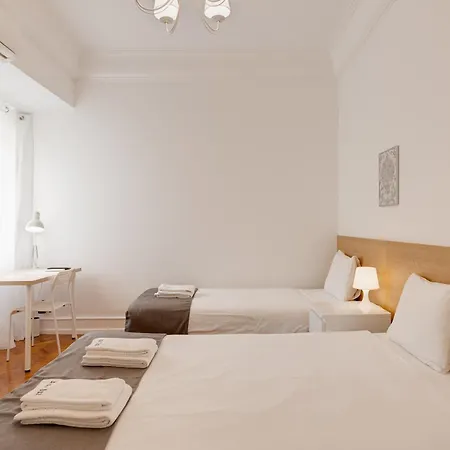 Home Out Rooms & Apartments Apartment *