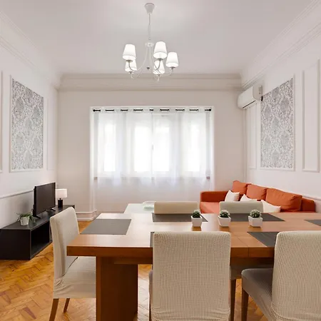 Home Out Rooms & Apartments *