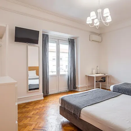 Home Out Rooms & Apartments *