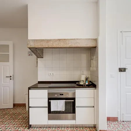 Home Out Rooms & Apartments Apartment *