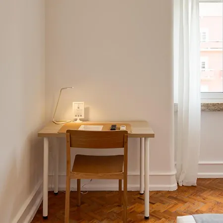 Home Out Rooms & Apartments *