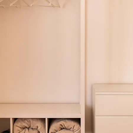 Home Out Rooms & Apartments Apartment Lisbon