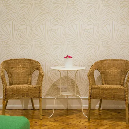 Home Out Rooms & Apartments