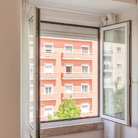 Home Out Rooms & Apartments Apartment Lisbon