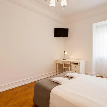 Home Out Rooms & Apartments *