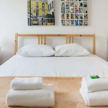 Apartment Home Out Rooms & Apartments *