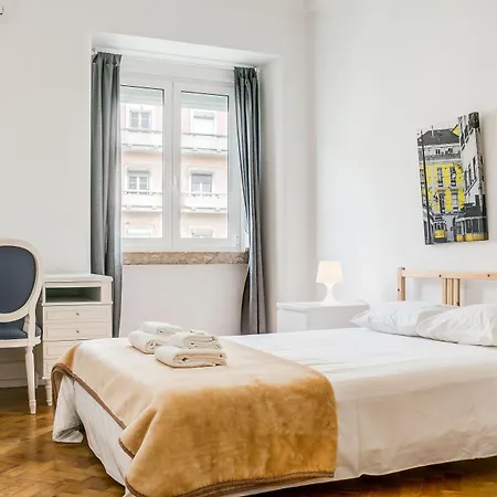 Home Out Rooms & Apartments Apartment Lisbon