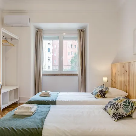 Home Out Rooms & Apartments Apartment Lisbon