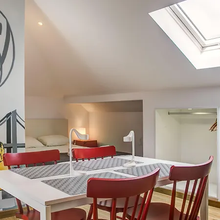 Apartment Home Out Rooms & Apartments