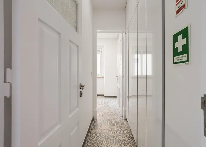 Out & דירה ליסבון