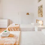 Out & Apartmán *